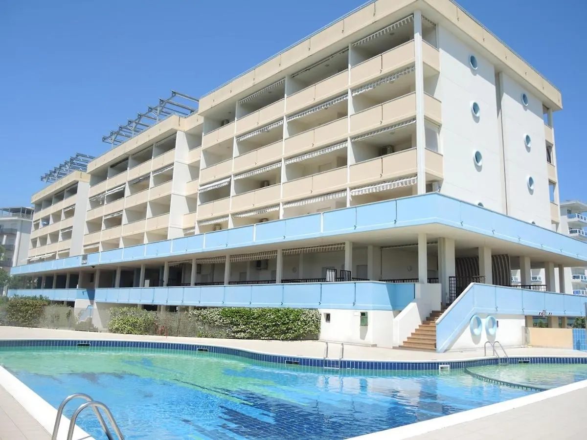 Appartement Beachfront Colourful Flat With Swimming Pool Bibione