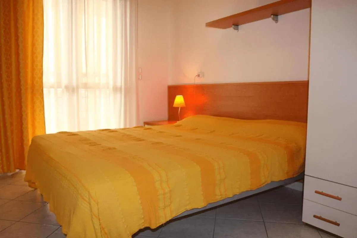 Beachfront Colourful Flat With Swimming Pool Bibione