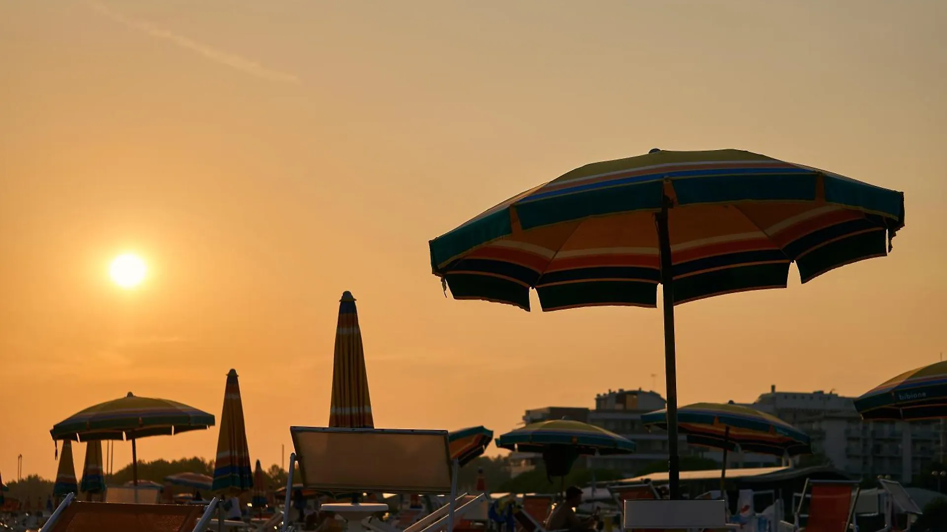 Beachfront Colourful Flat With Swimming Pool Bibione 0*,